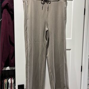Women’s Tan Wide Leg Sweatpants. Size XXL.